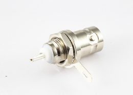 BNC連接器50Ω母頭180度面板安裝后鎖穿墻隔板接線接地
